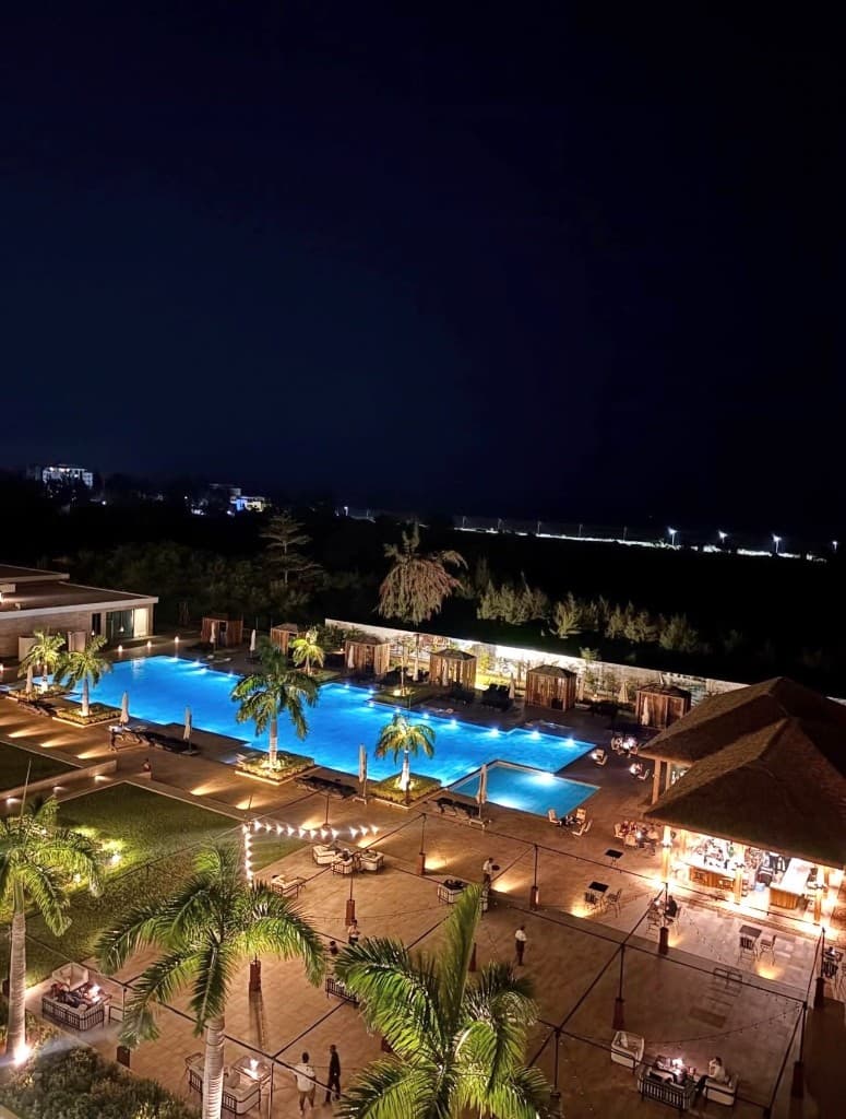 Resort et accueil VIP en soirée