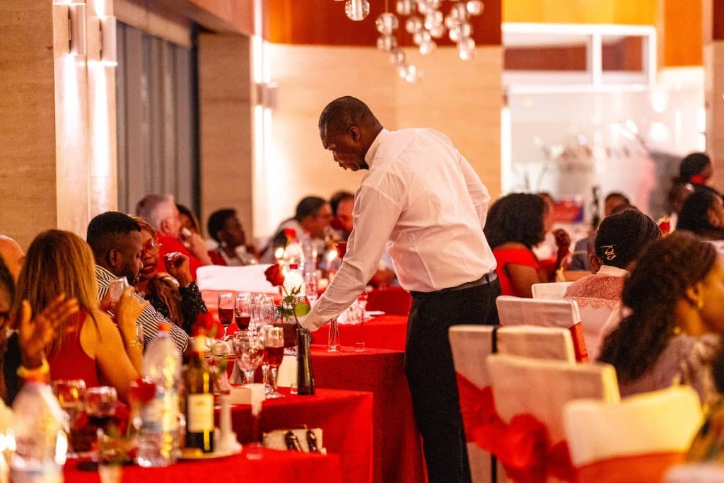Service à table lors d'un gala